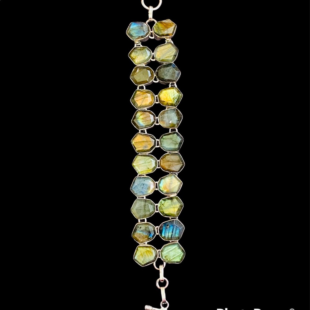 Labradorite Bracelet - Picture 3 of 7